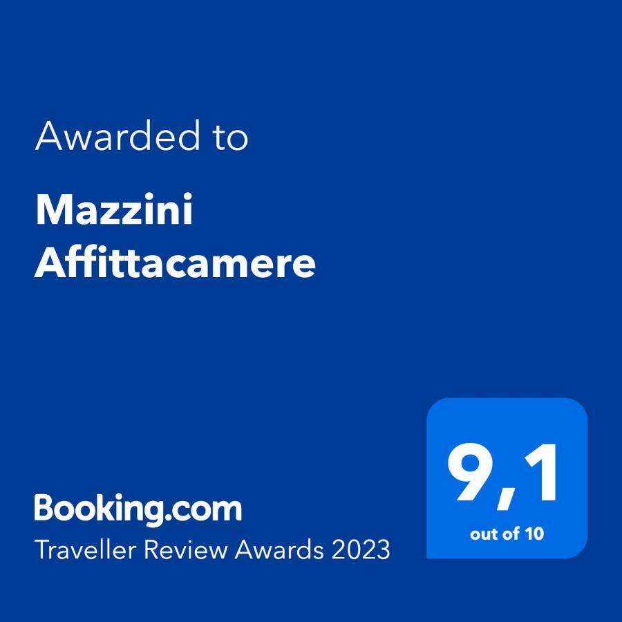 Mazzini Affittacamere เวียเรจโจ ภายนอก รูปภาพ